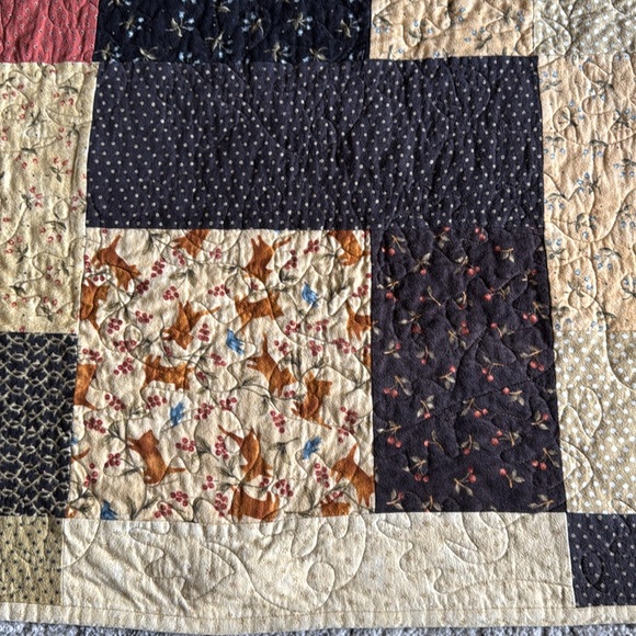 Hand made flannel quilt - Picture 4 of 11